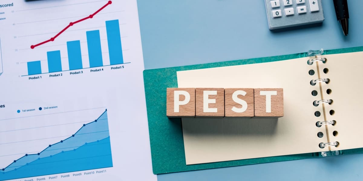 PEST分析とは？市場環境を把握する基本フレームワーク